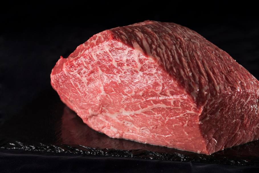 追加料金でアップグレード可能な「いわて短角牛のステーキ」